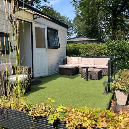 Вилла Charmant Chalet Op Een Bospark Op De Veluwe Пюттен Экстерьер фото