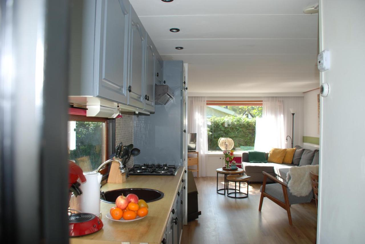 Вилла Charmant Chalet Op Een Bospark Op De Veluwe Пюттен Экстерьер фото